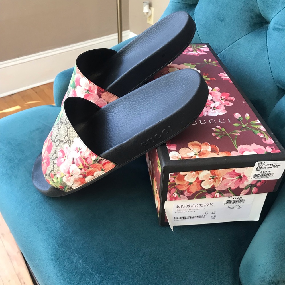 Gucci Bloom floral slides
